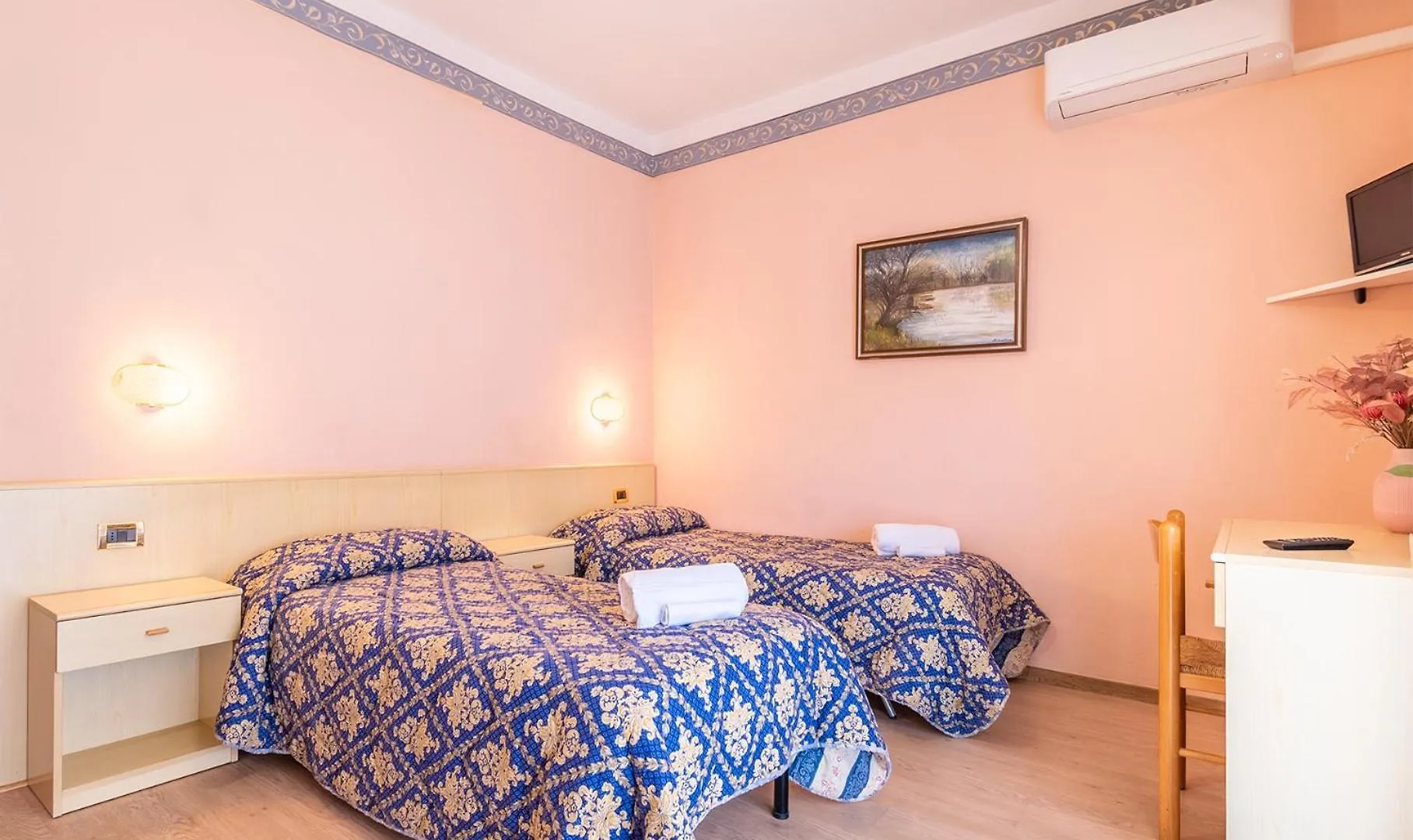 Hotel Marnie Massarosa 0*,  Italy