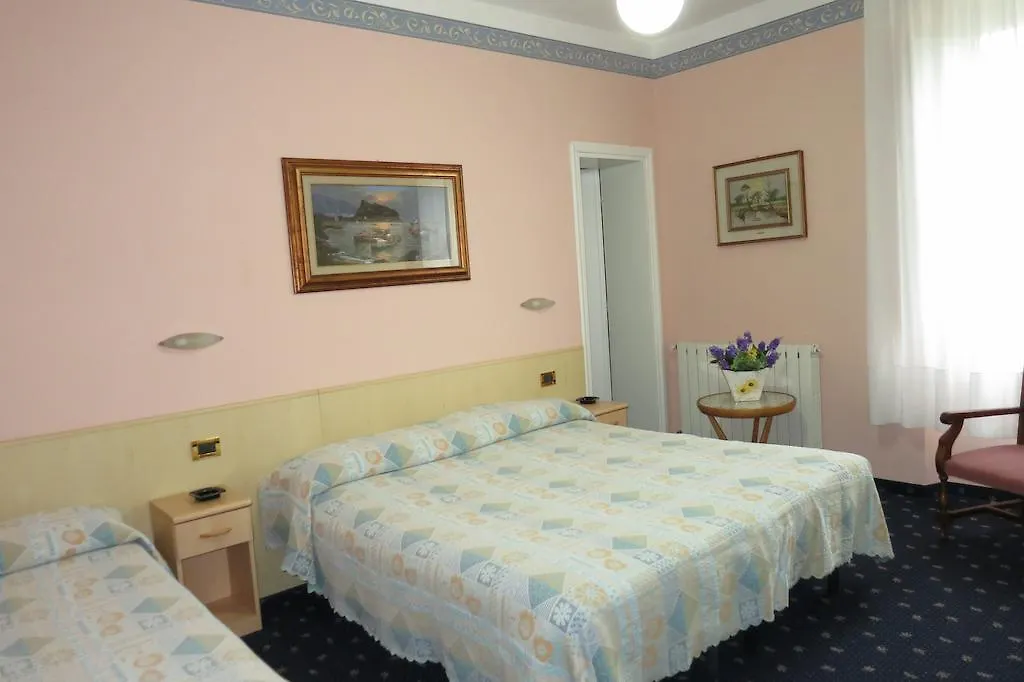 Hotel Marnie Massarosa 0*,